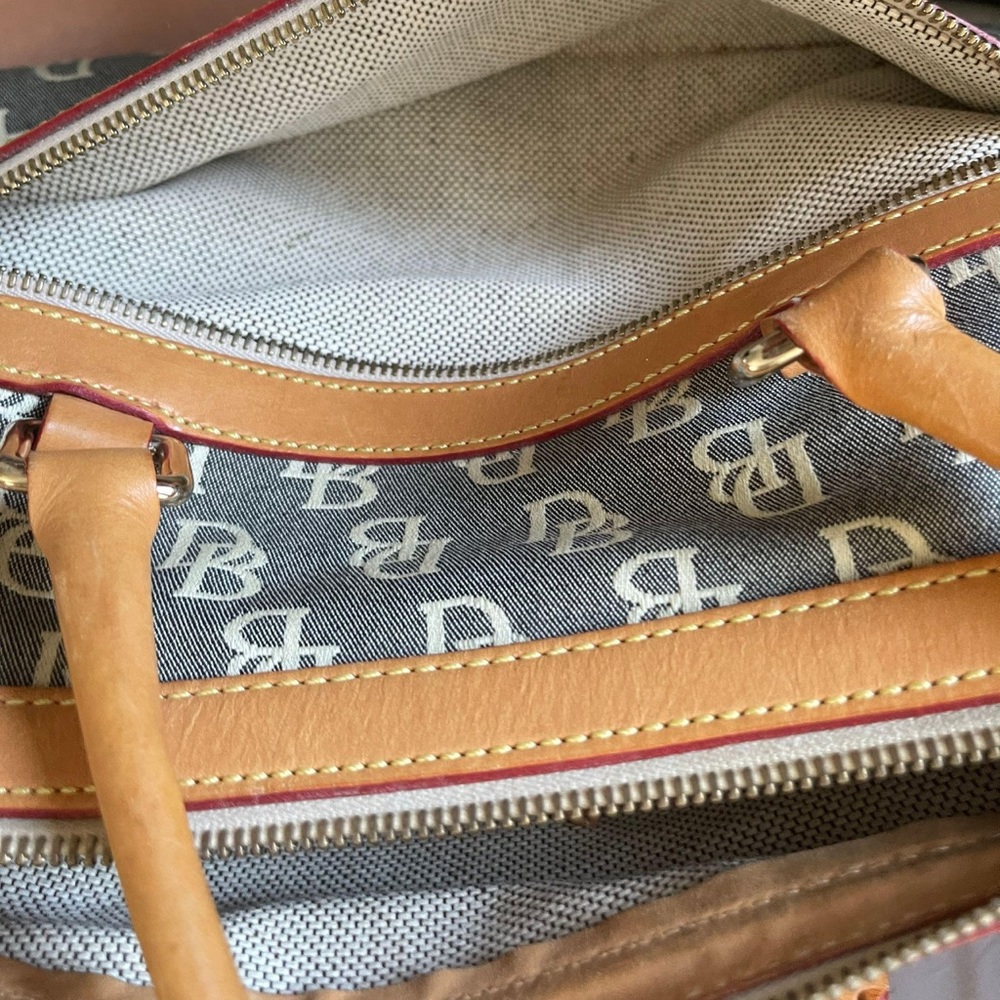 dooney &burke purse - Picture 6 of 8